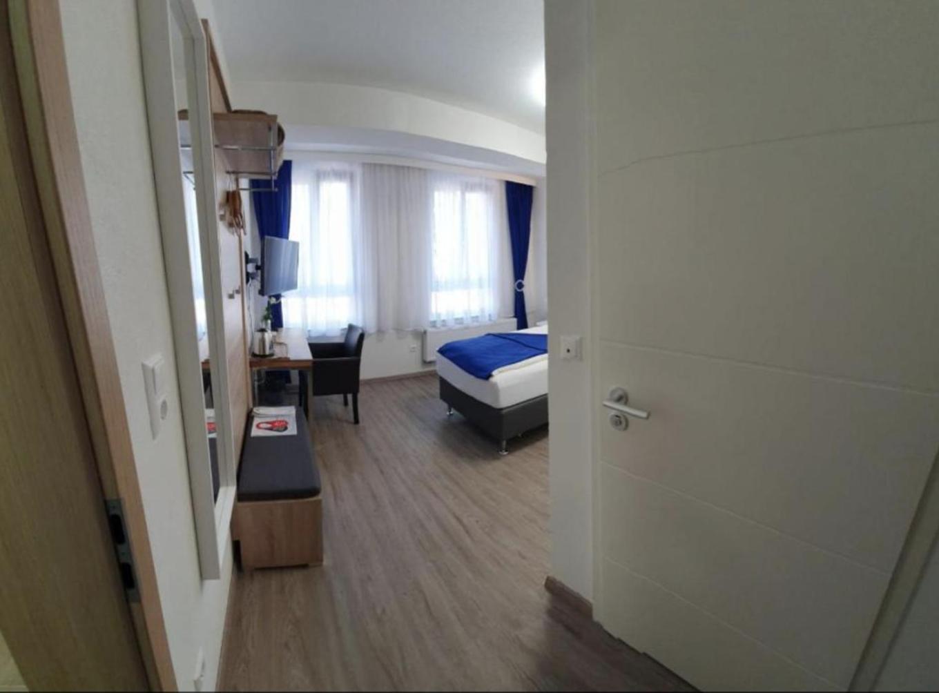 Stadthotel Am Adenauerplatz Marktheidenfeld Buitenkant foto